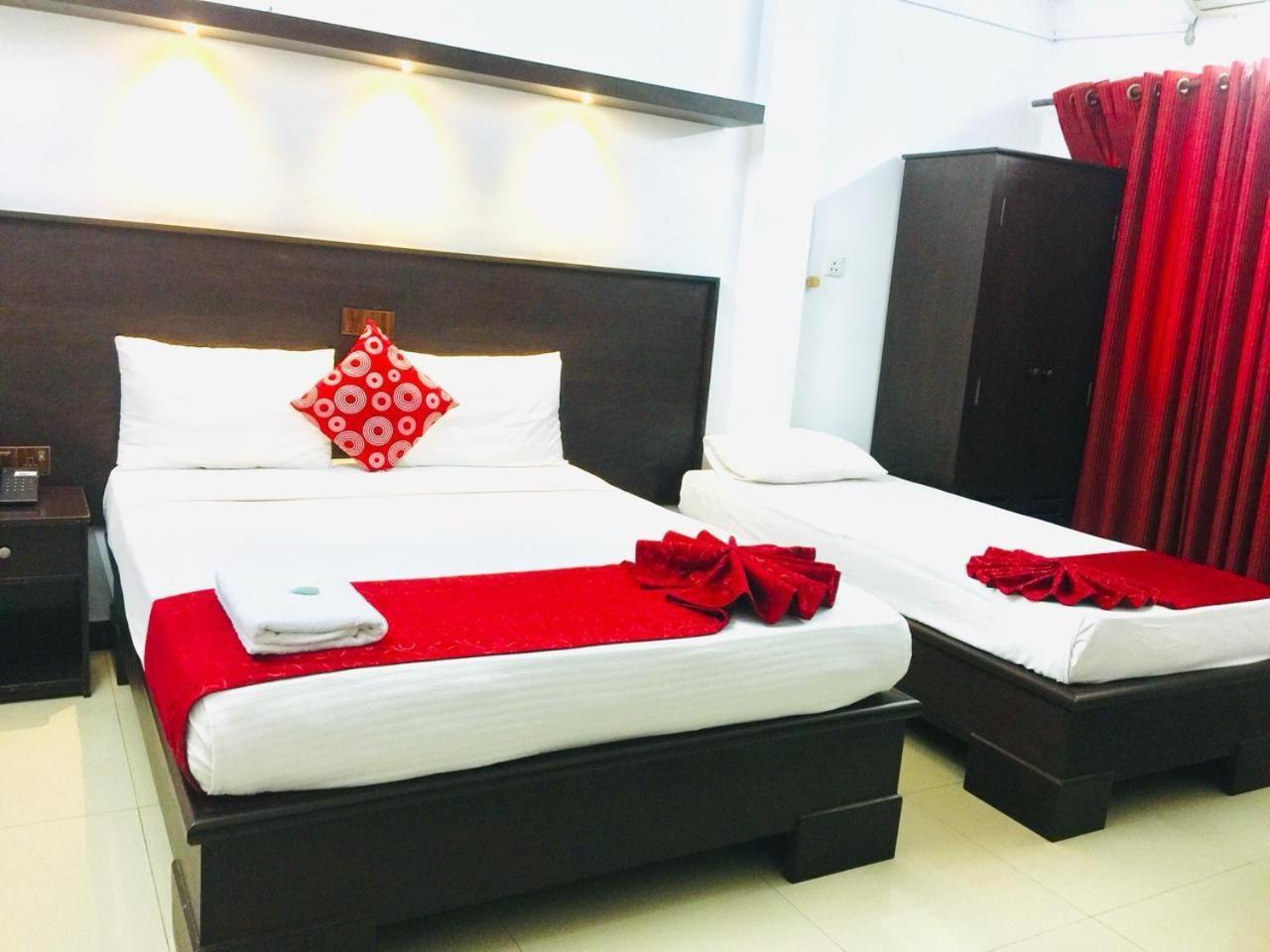 Hotel Nelly Vavuniya Kültér fotó