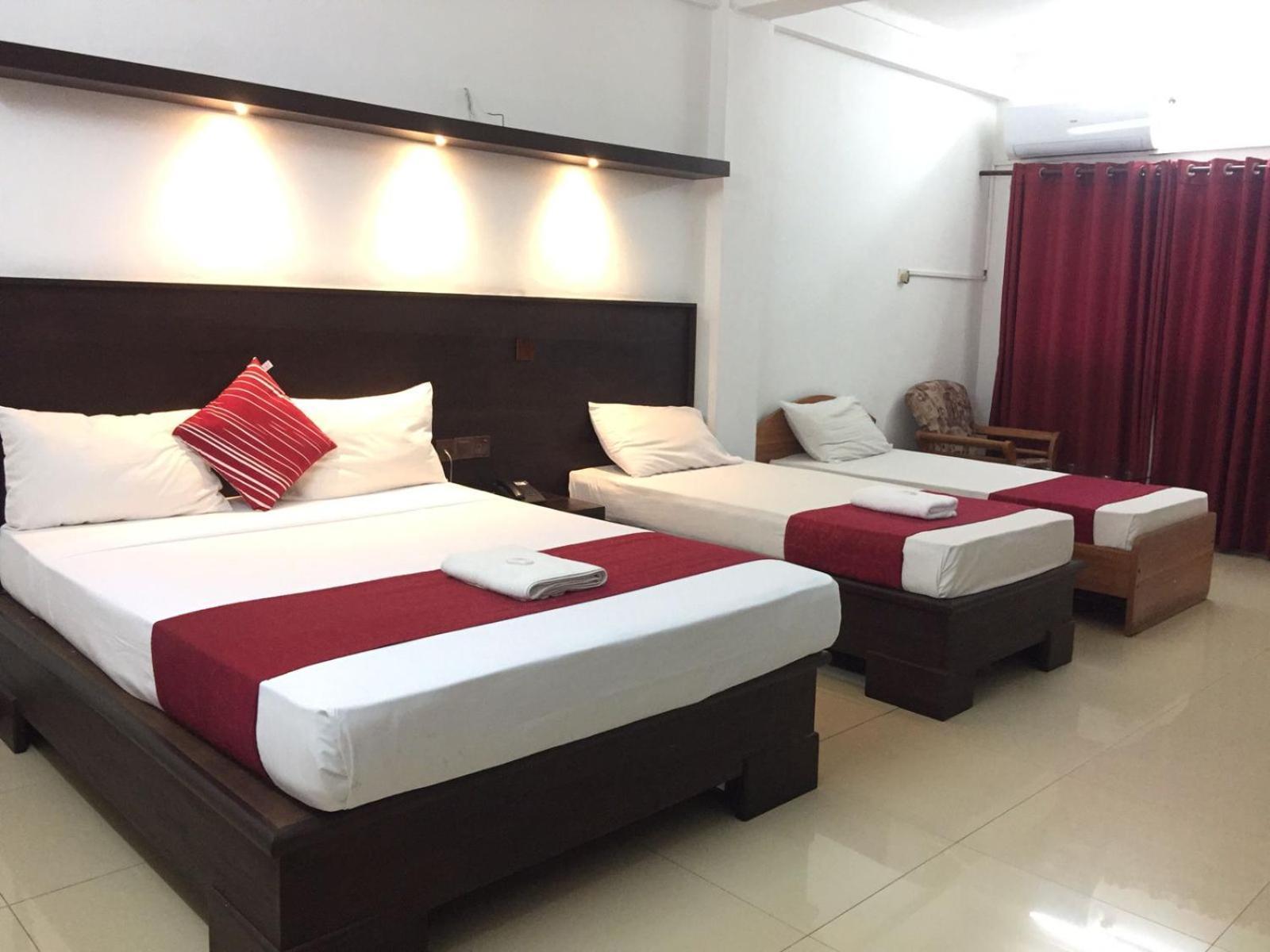 Hotel Nelly Vavuniya Kültér fotó