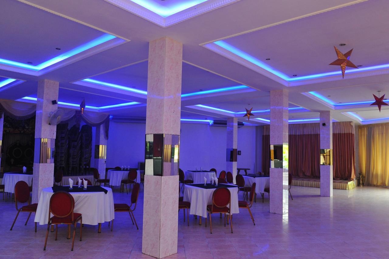 Hotel Nelly Vavuniya Kültér fotó