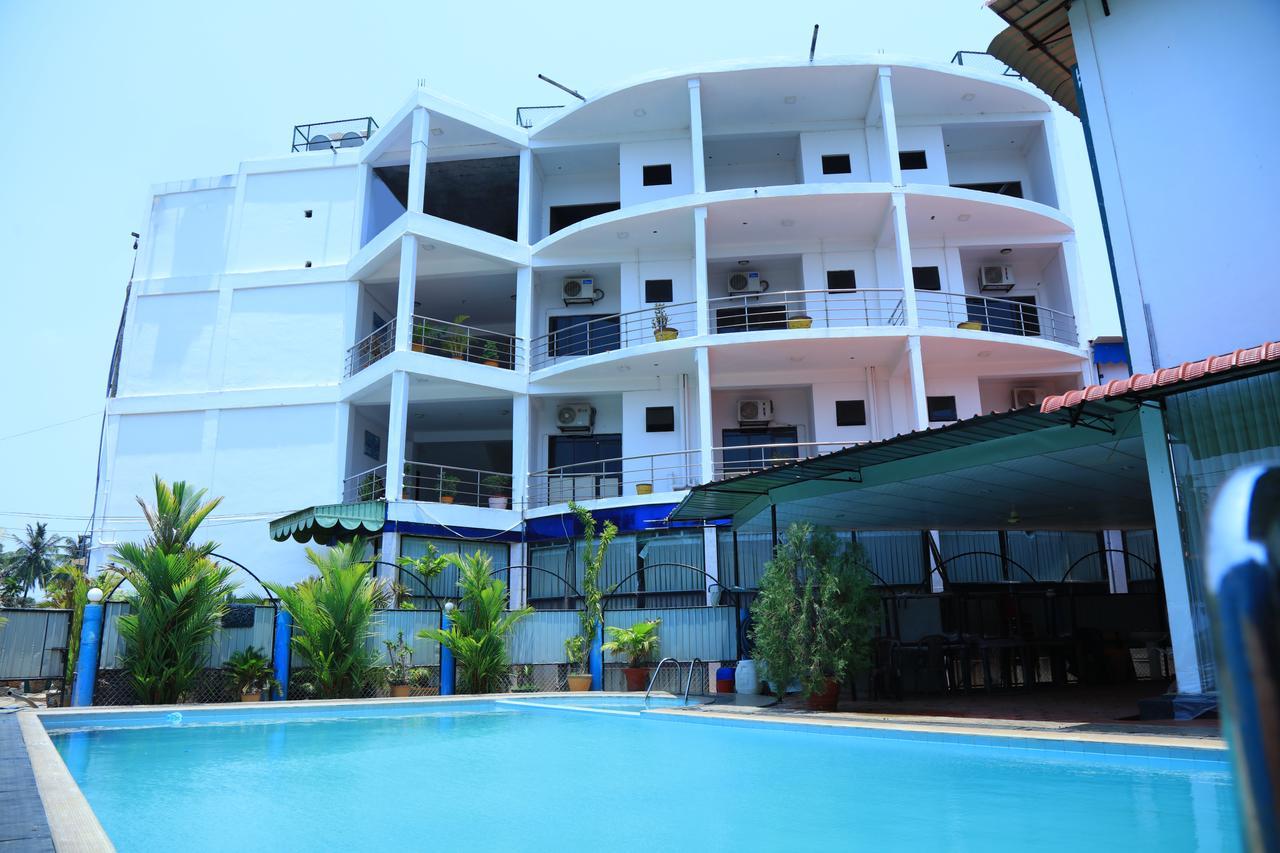 Hotel Nelly Vavuniya Kültér fotó